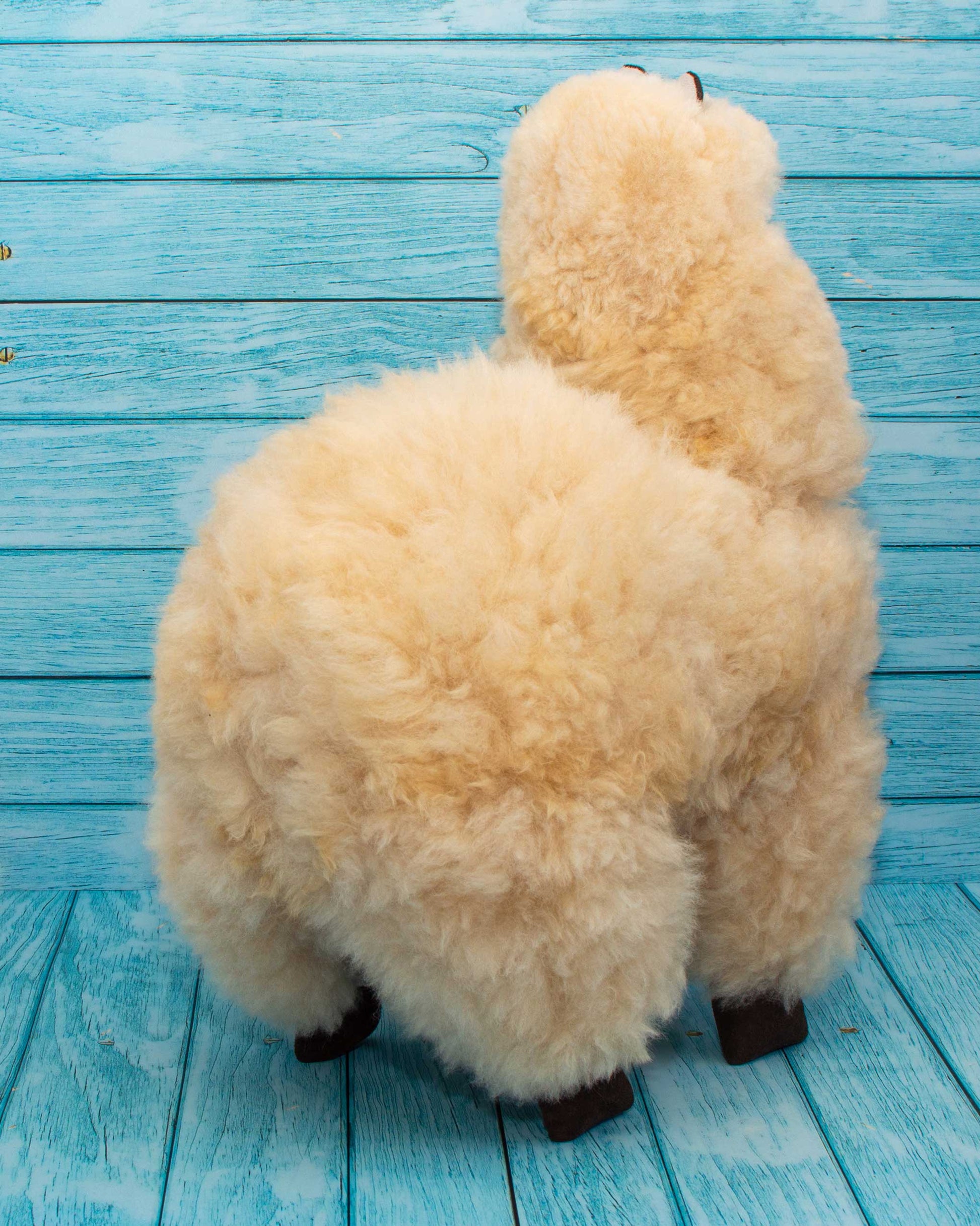 Soft alpaca fur stuffed animal. Beige, 18 inches. NIce looking